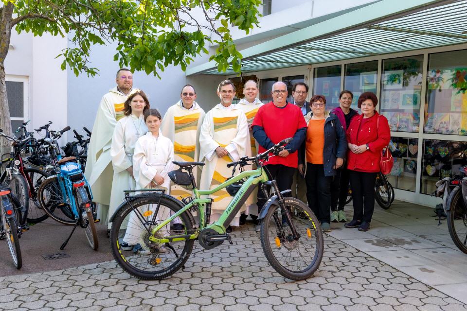 Kaplan Josip Stankovic, Pfarrer Helmut Klauninger, Apost. Admin. Josef Grünwidl, Vikar Peter Caban, Bürgermeister Robert Szekely, Andreas Schmid, Margit Ceyka, Elisabeth Laschober, Ingrid Walter