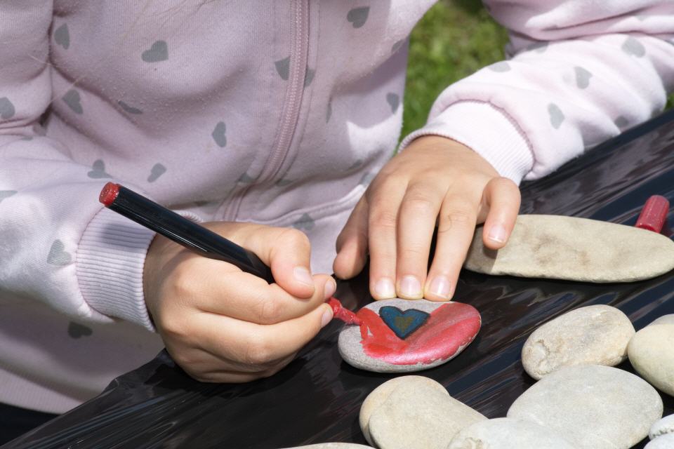 Gebetssteine bemalen